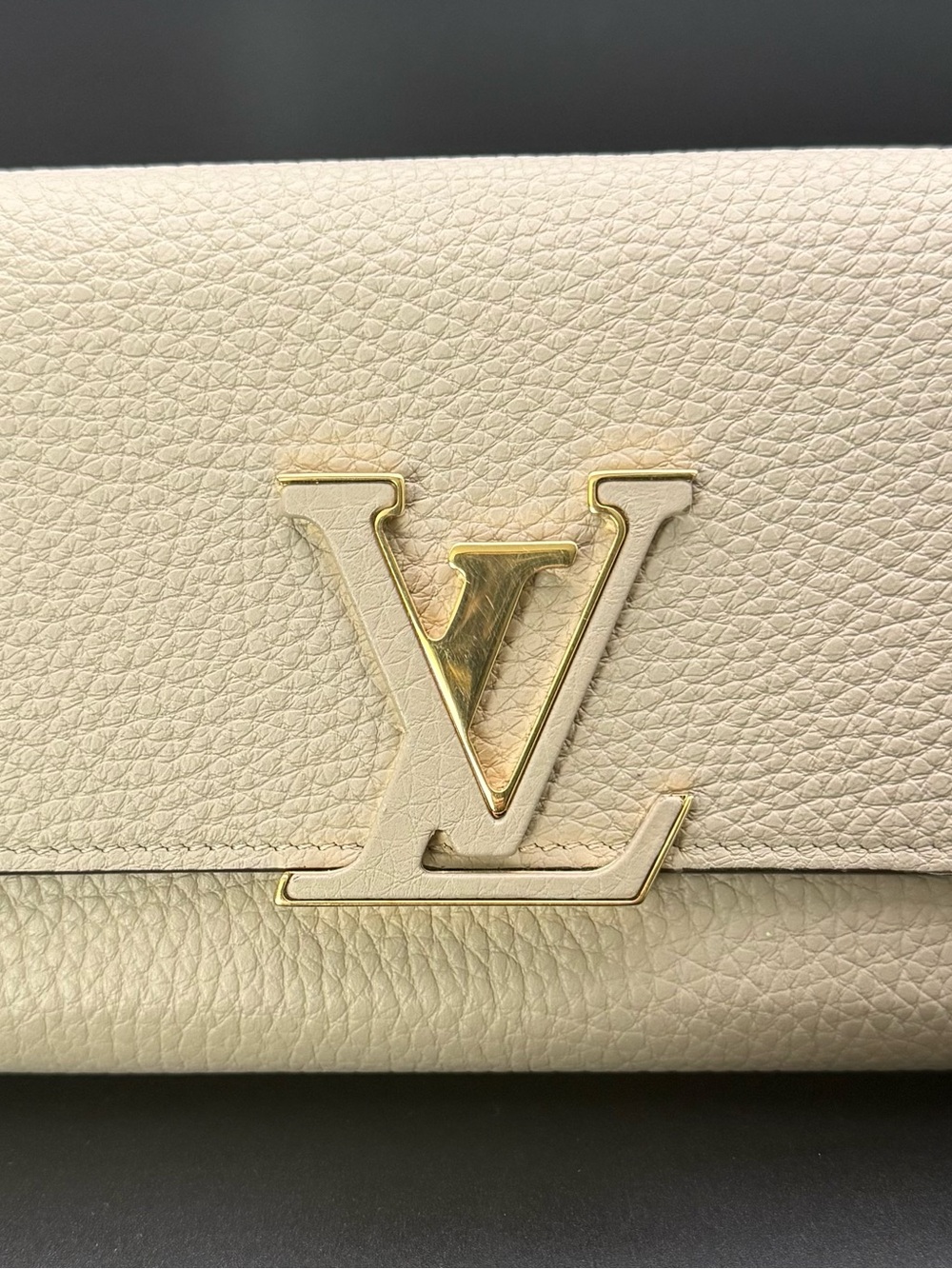 Louis Vuitton Cream Leather Flap Clutch with Gold LV Emblem - Picture 2 of 13